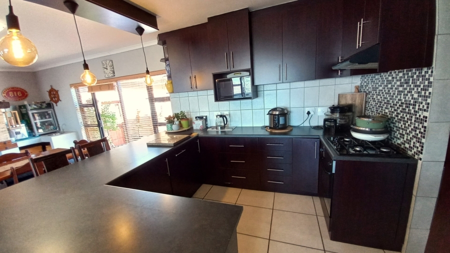 3 Bedroom Property for Sale in Vredenburg Western Cape